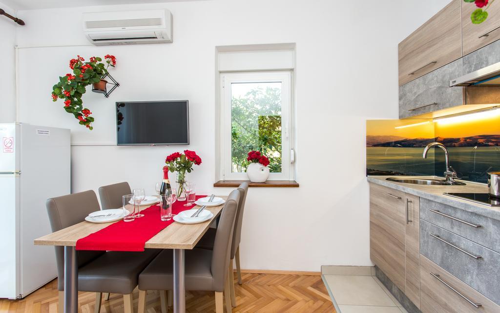 Apartments Lucija Baška Екстериор снимка